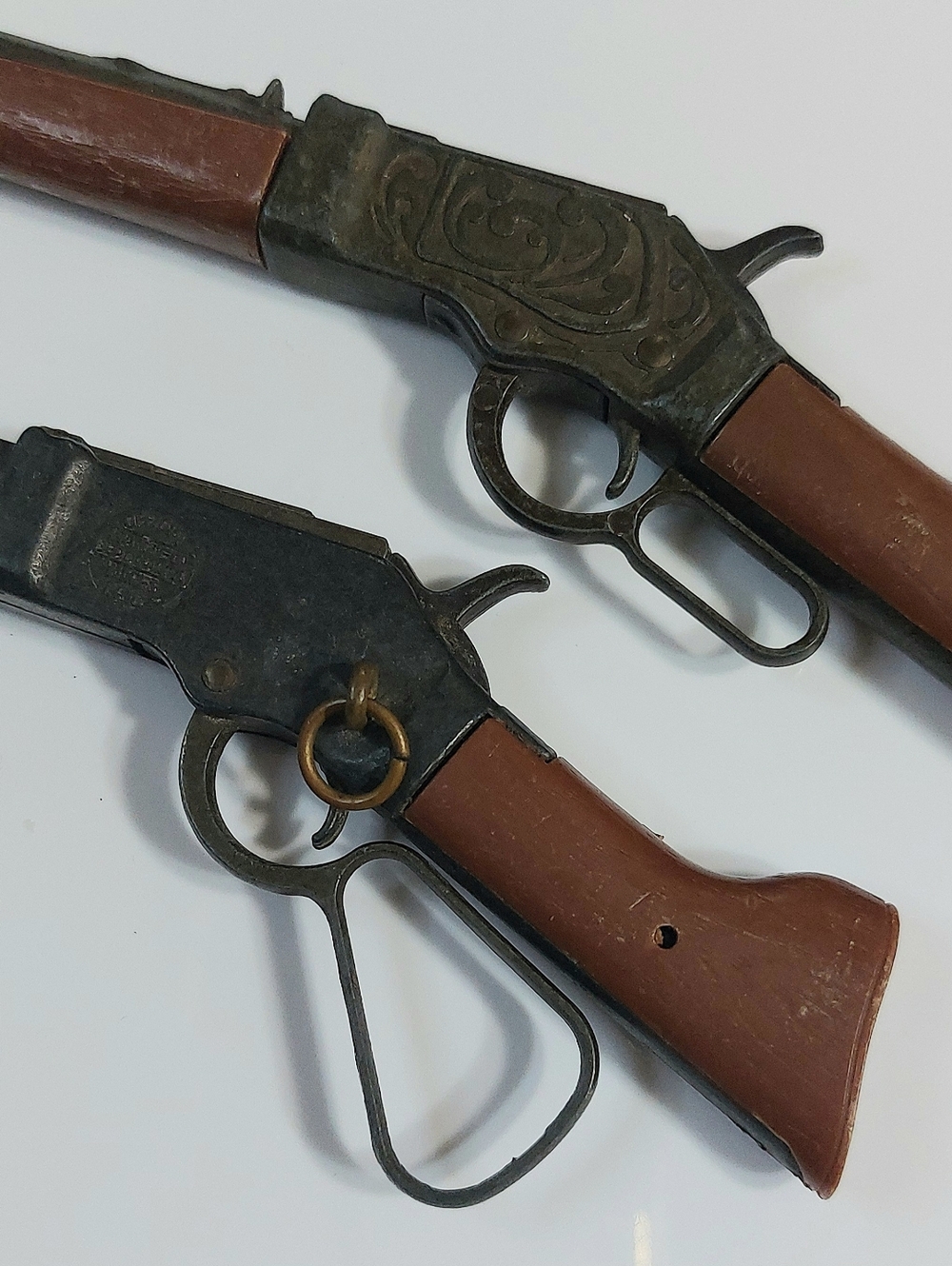 Vintage Pair of Toy Lever-Action Cap Guns in Brown and Black - Picture 3 of 8
